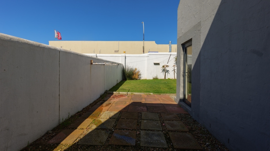 2 Bedroom Property for Sale in Bredasdorp Western Cape